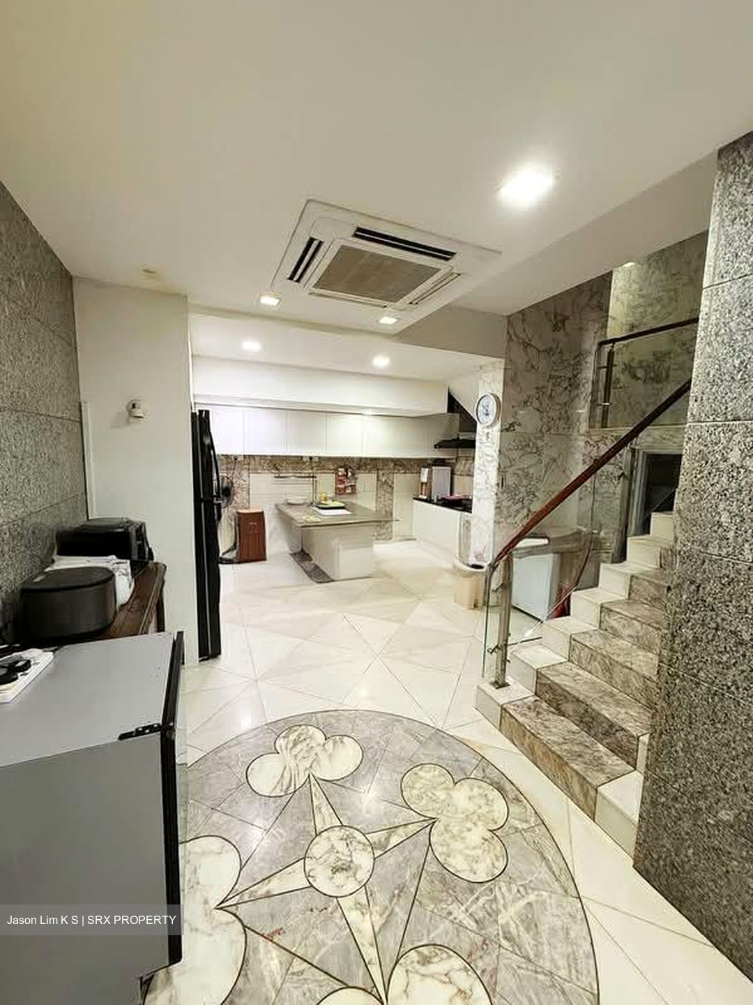 Upper Thomson Road (D20), Terrace #568676881